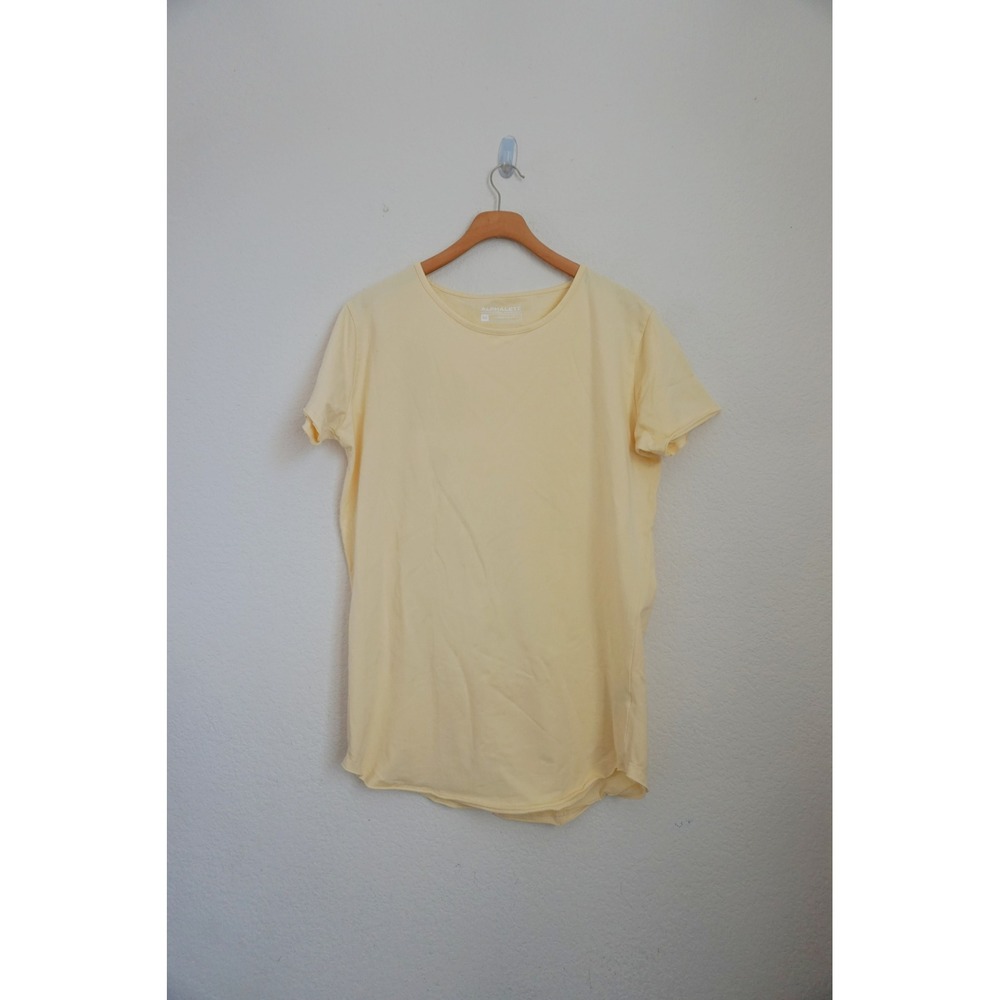 ALPHALETE‎ Pale Yellow Lifestyle Fit T-Shirt Size Medium